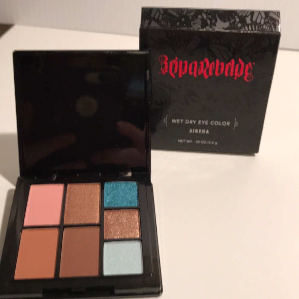 Reina Rebelde "Sirena" Wet Dry Eye Palette